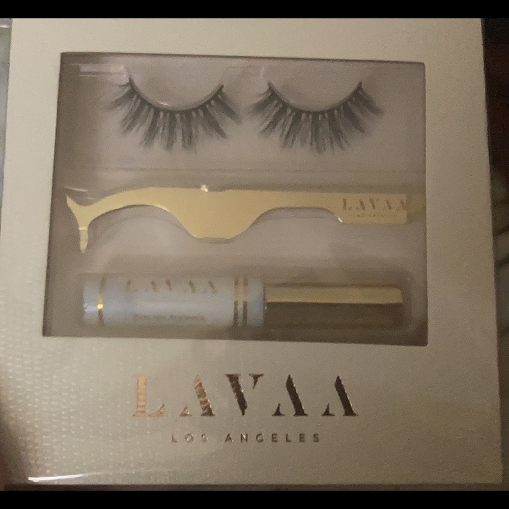 Lavaa Flirty eyelash set!